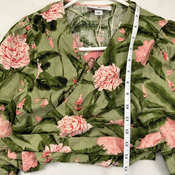 Agua Bendita Peony Wrap Crop - Picture 5 of 8